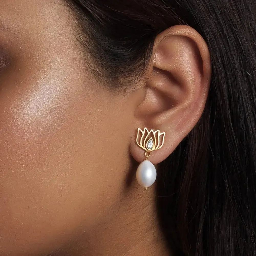 92.5 Sterling Silver Gold-Plated Pearl Drop Lotus Earrings