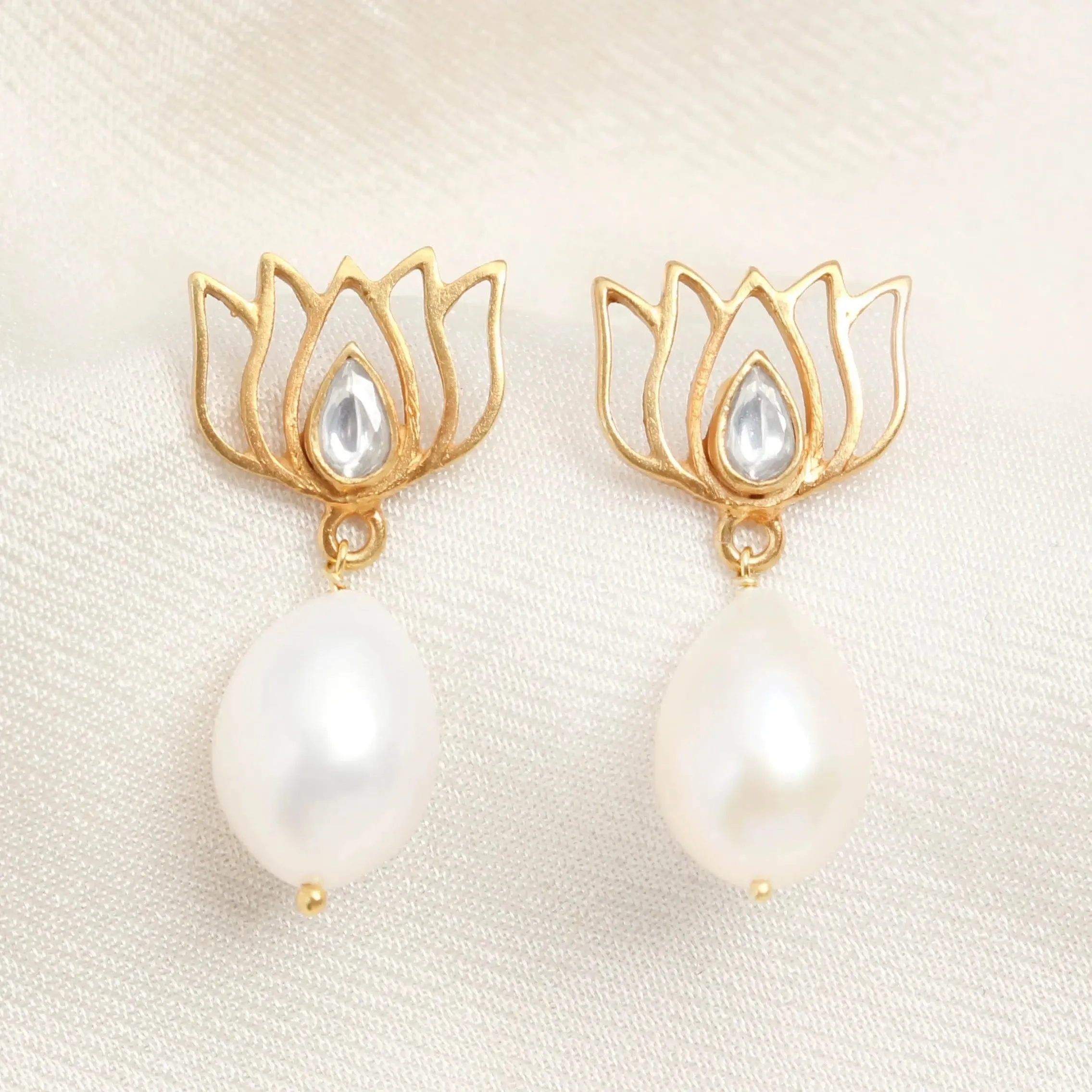 92.5 Sterling Silver Gold-Plated Pearl Drop Lotus Earrings