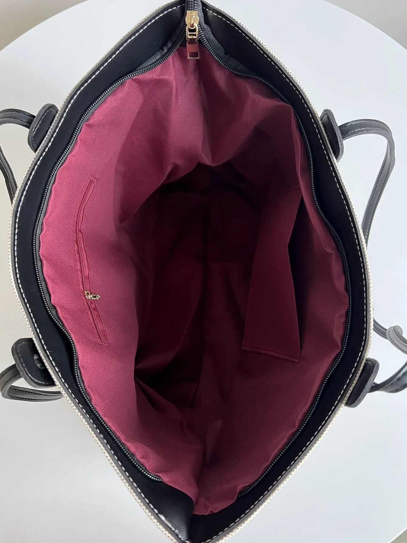 Casual Fashionable And Minimalist Large Capacity Zipper Closure Tote Bag
