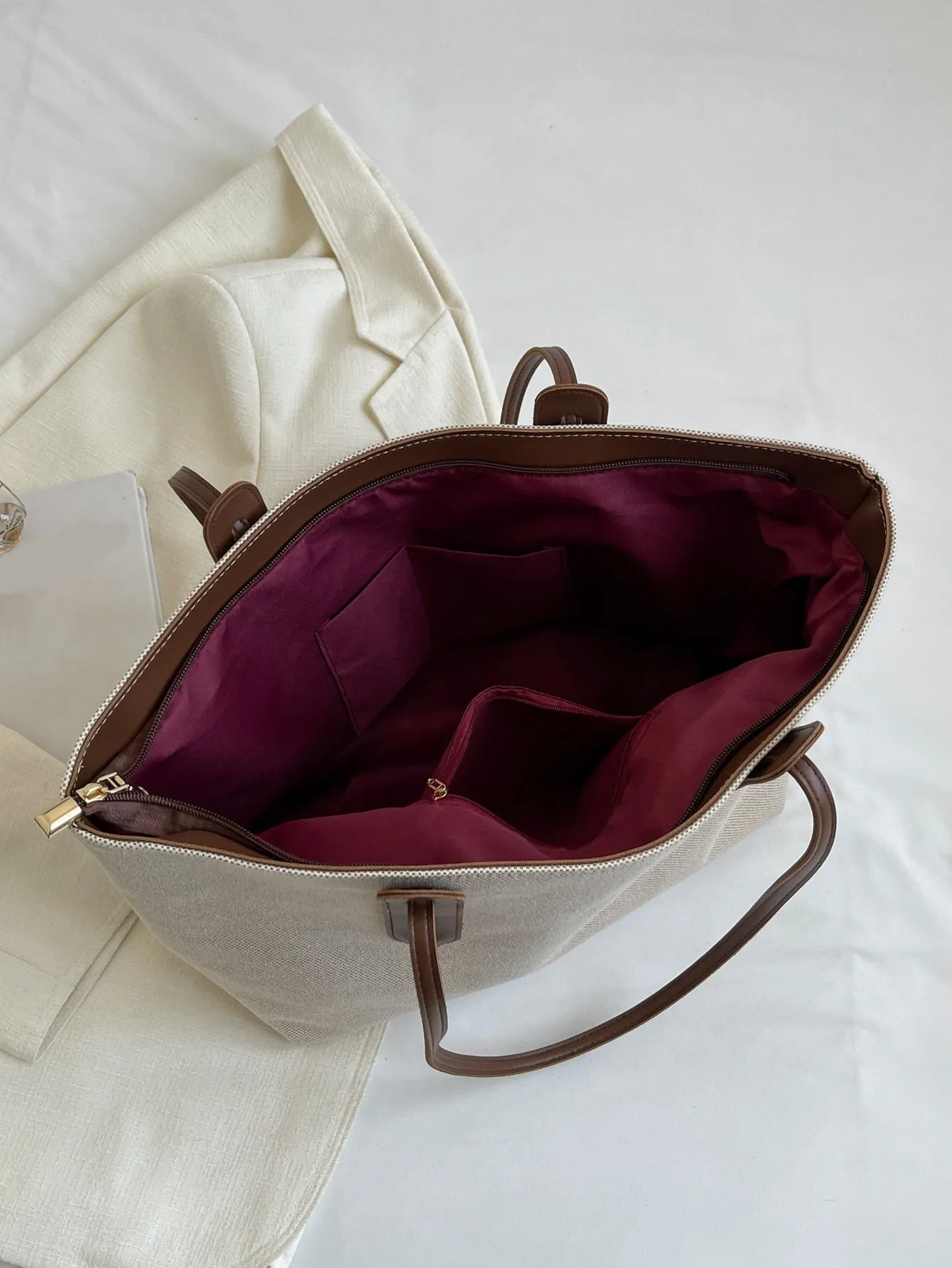 Casual Fashionable And Minimalist Large Capacity Zipper Closure Tote Bag