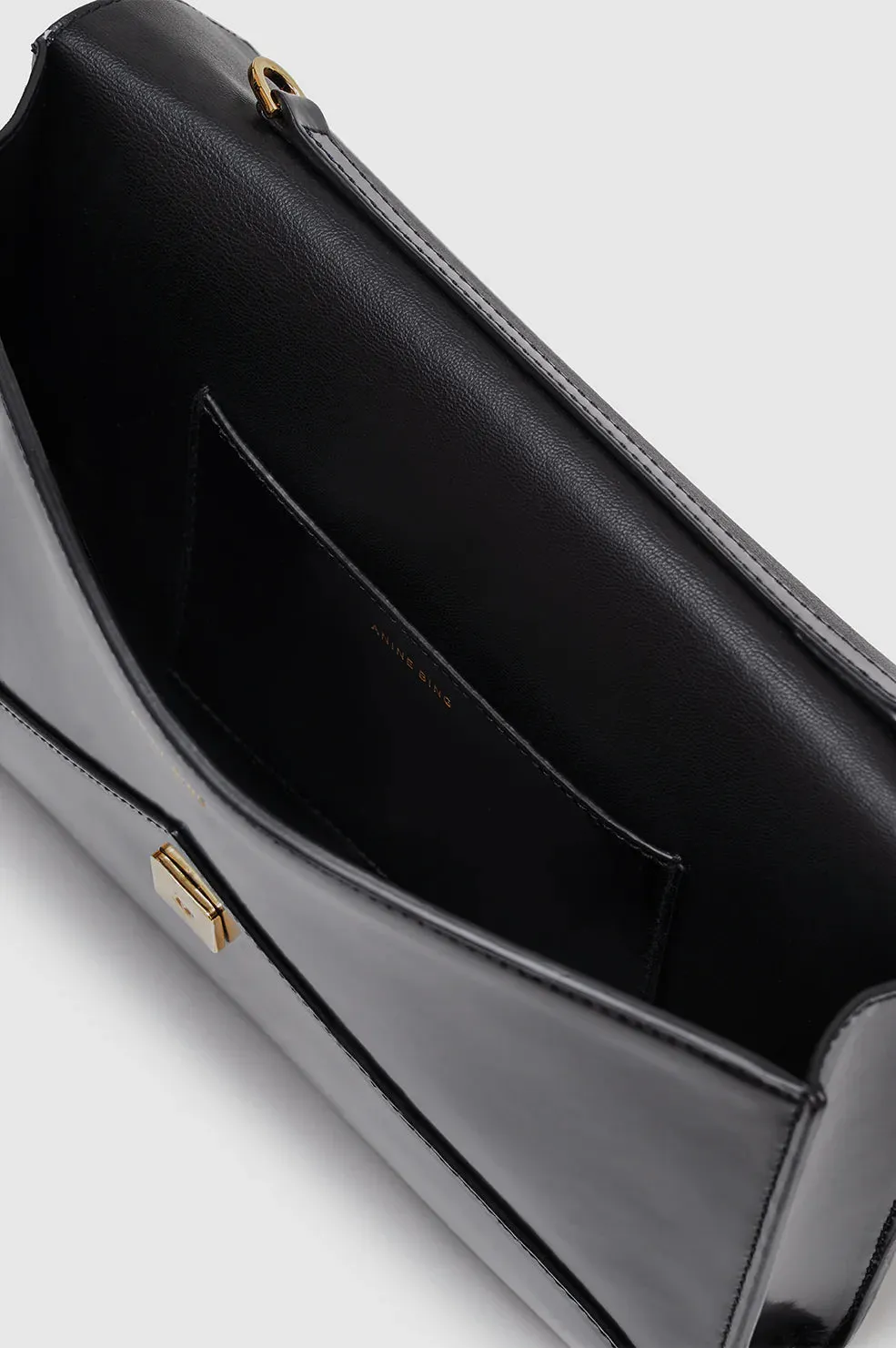 ELLY CLUTCH - HIGH-SHINE BLACK