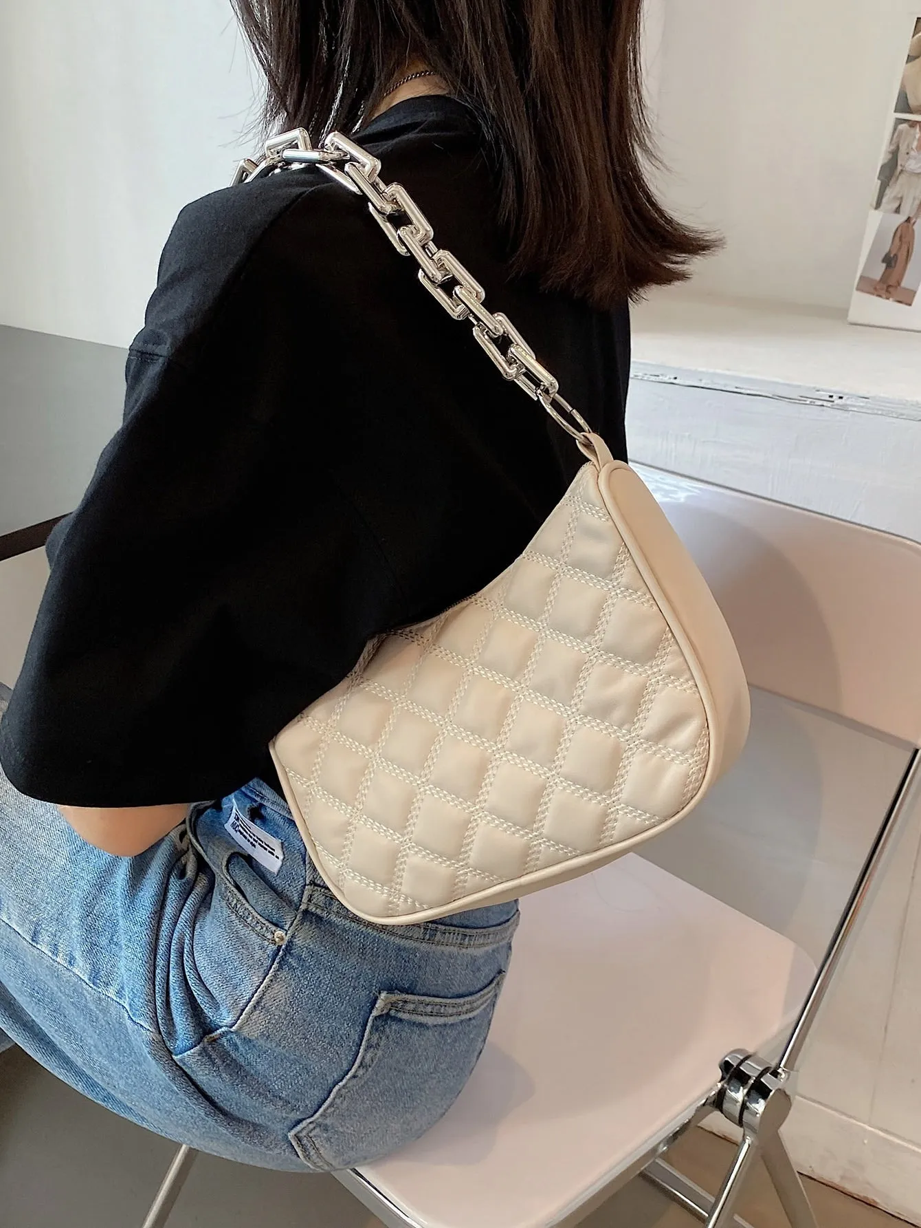 Minimalist Quilted Chain Crossbody Bag