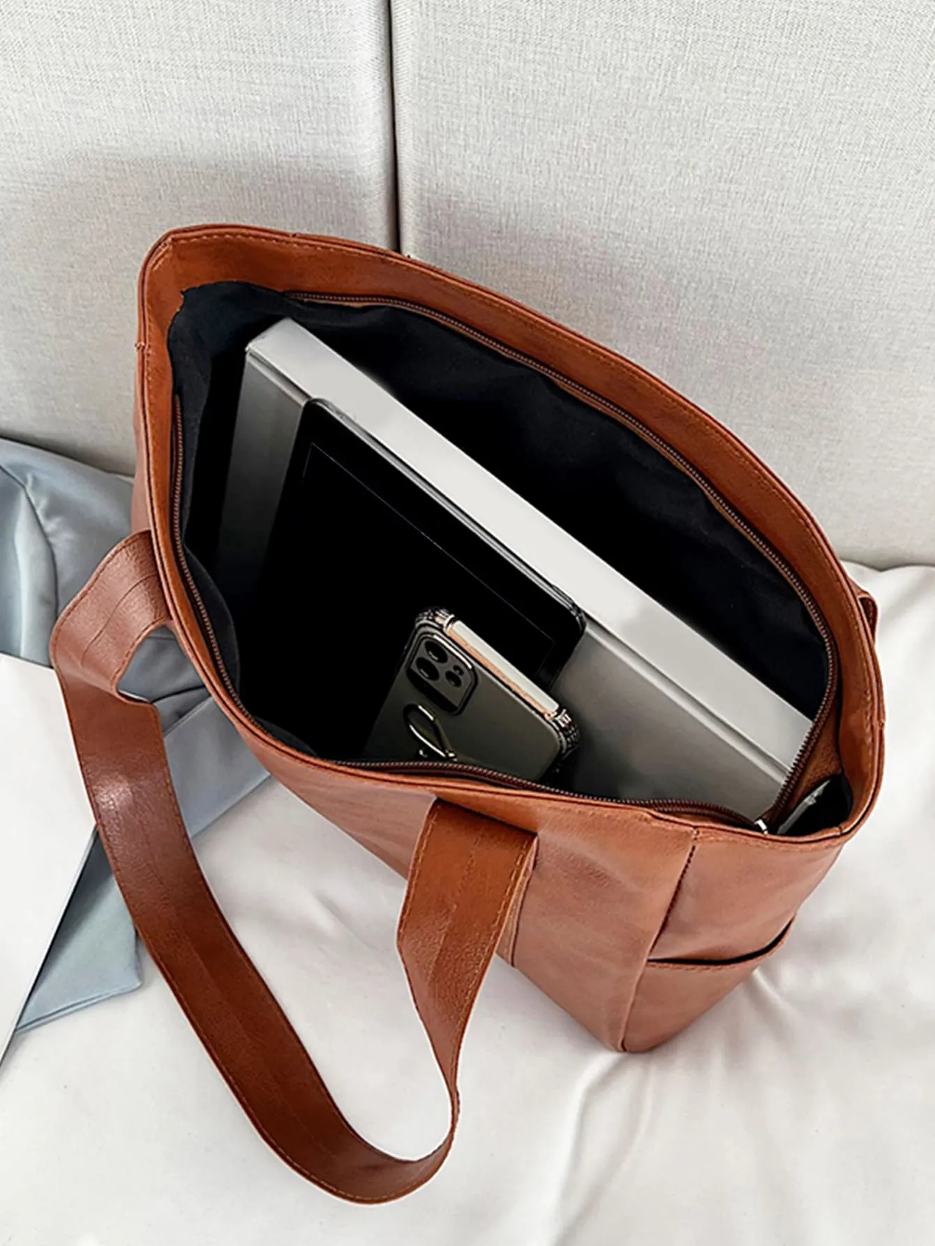 Minimalist Shoulder Bag
