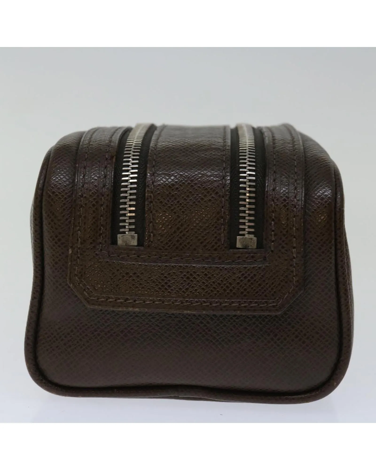 Sleek Taiga Grizzly Clutch Bag - Authentic LV