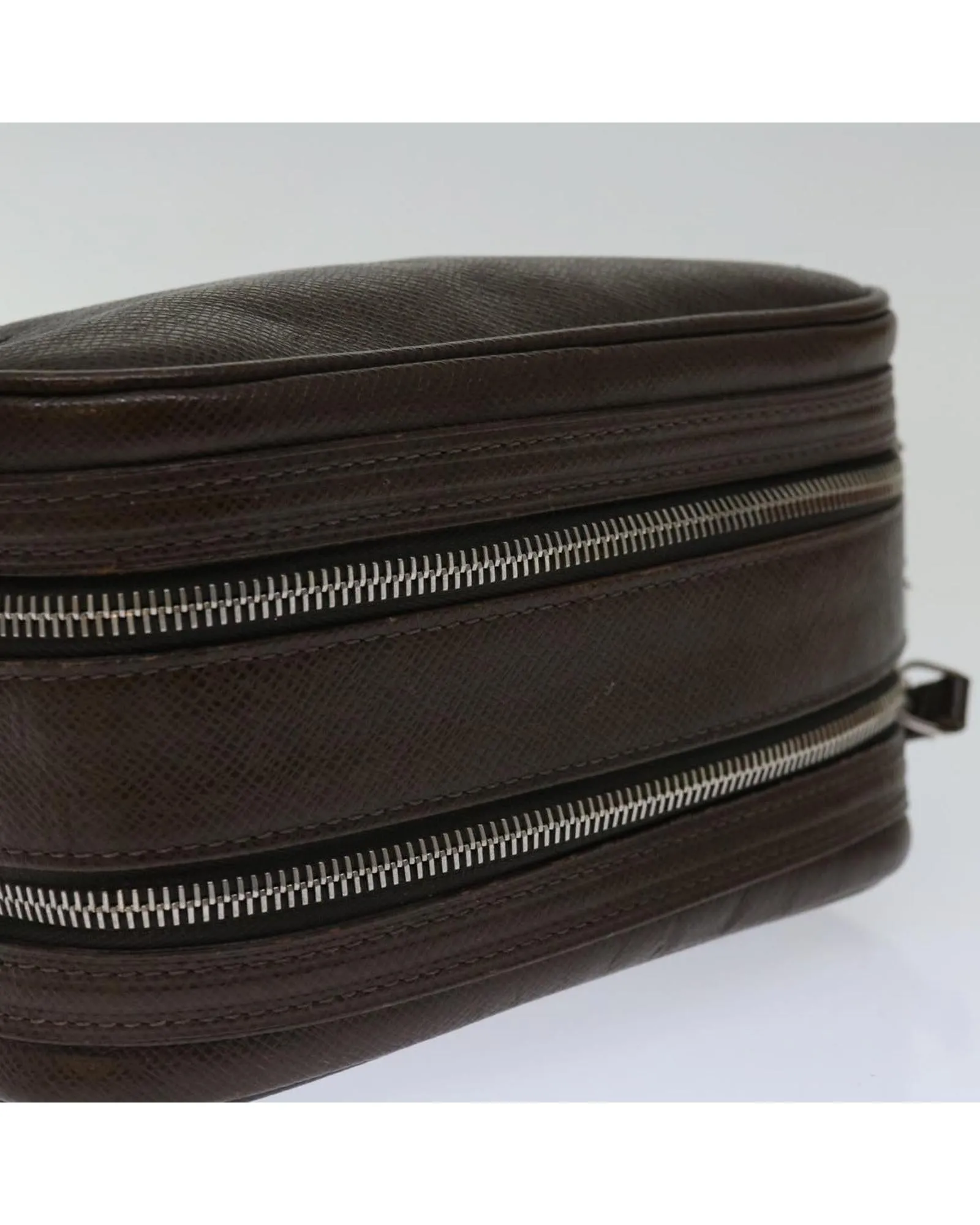 Sleek Taiga Grizzly Clutch Bag - Authentic LV
