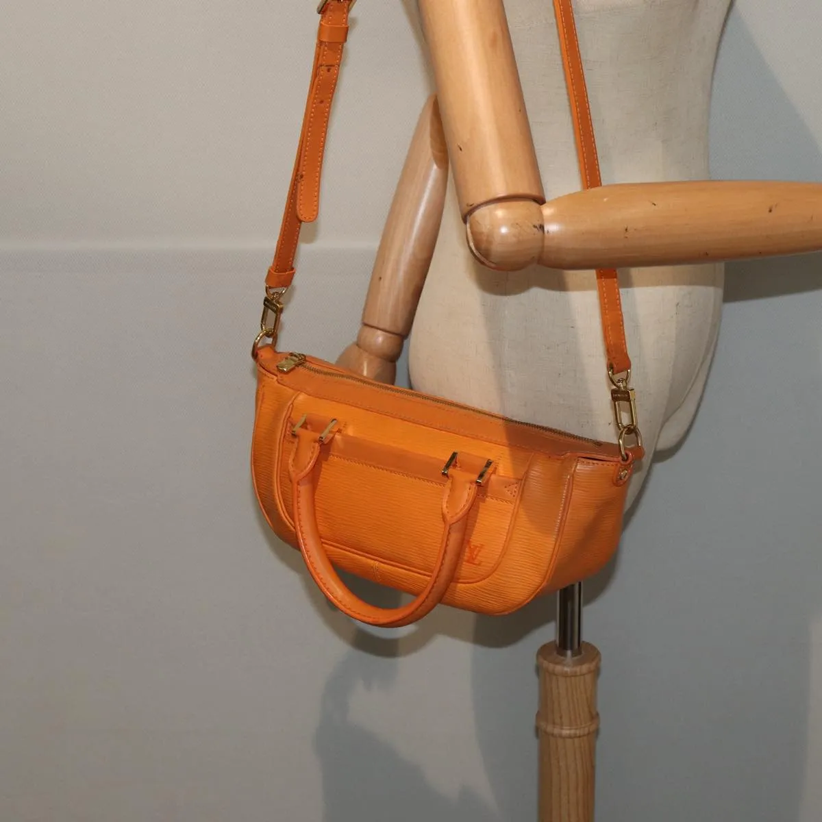 Trendy Inspired Louis Vuitton Danura Shoulder Bag