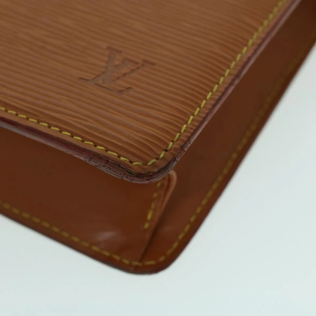 Trendy Inspired Louis Vuitton Epi Pochette Homme Clutch Bag Brown M52528 Lv Auth 53881