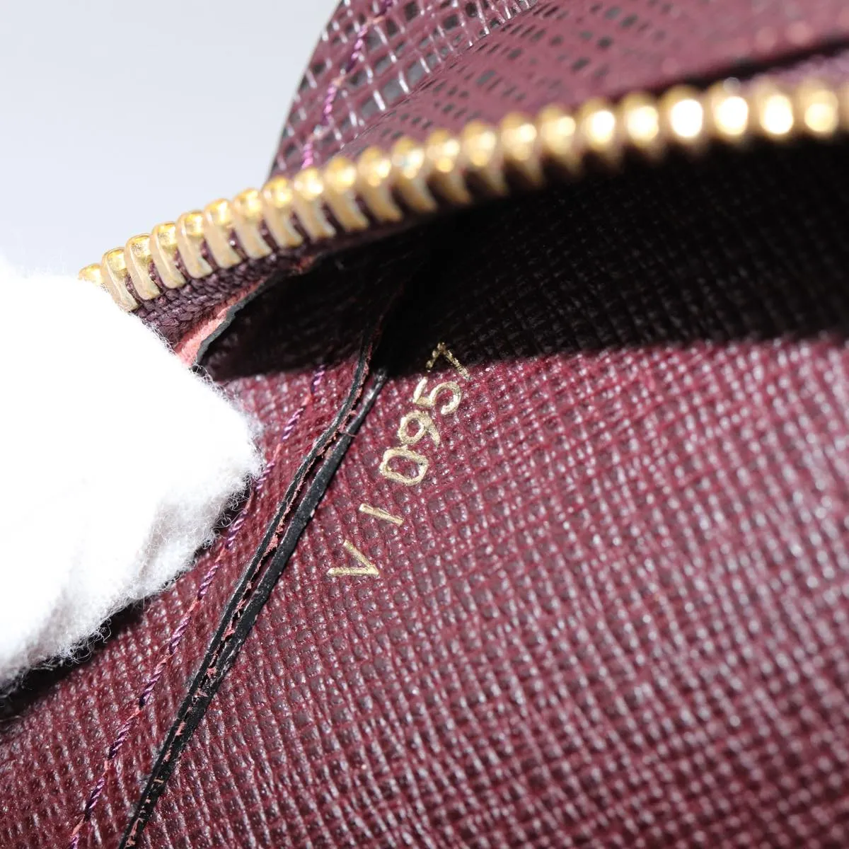 Trendy Inspired Louis Vuitton Taiga Baikal Clutch Bag Acajou M30186 Lv Auth Bs17259