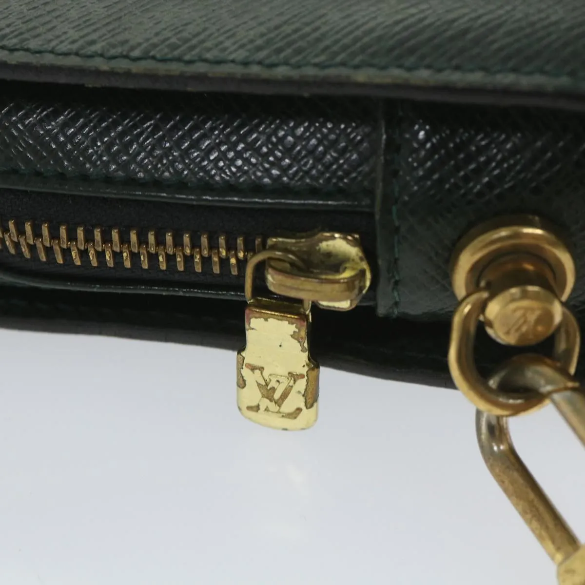 Trendy Inspired Louis Vuitton Taiga Baikal Clutch Bag Epicea M30184 Lv Auth Th4215