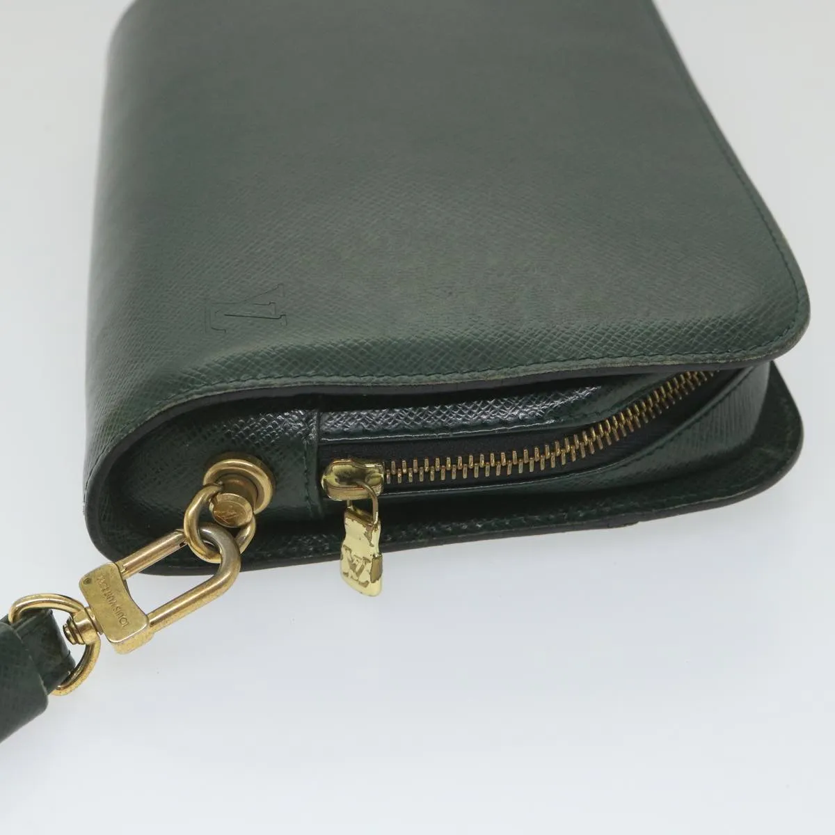 Trendy Inspired Louis Vuitton Taiga Baikal Clutch Bag Epicea M30184 Lv Auth Th4215