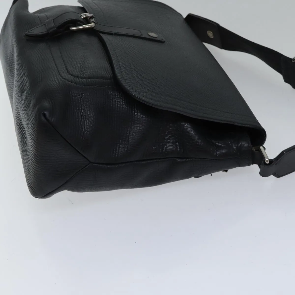 Trendy Inspired Louis Vuitton Utah Ohama Shoulder Bag Leather Black Silver Lv Auth Bs17487
