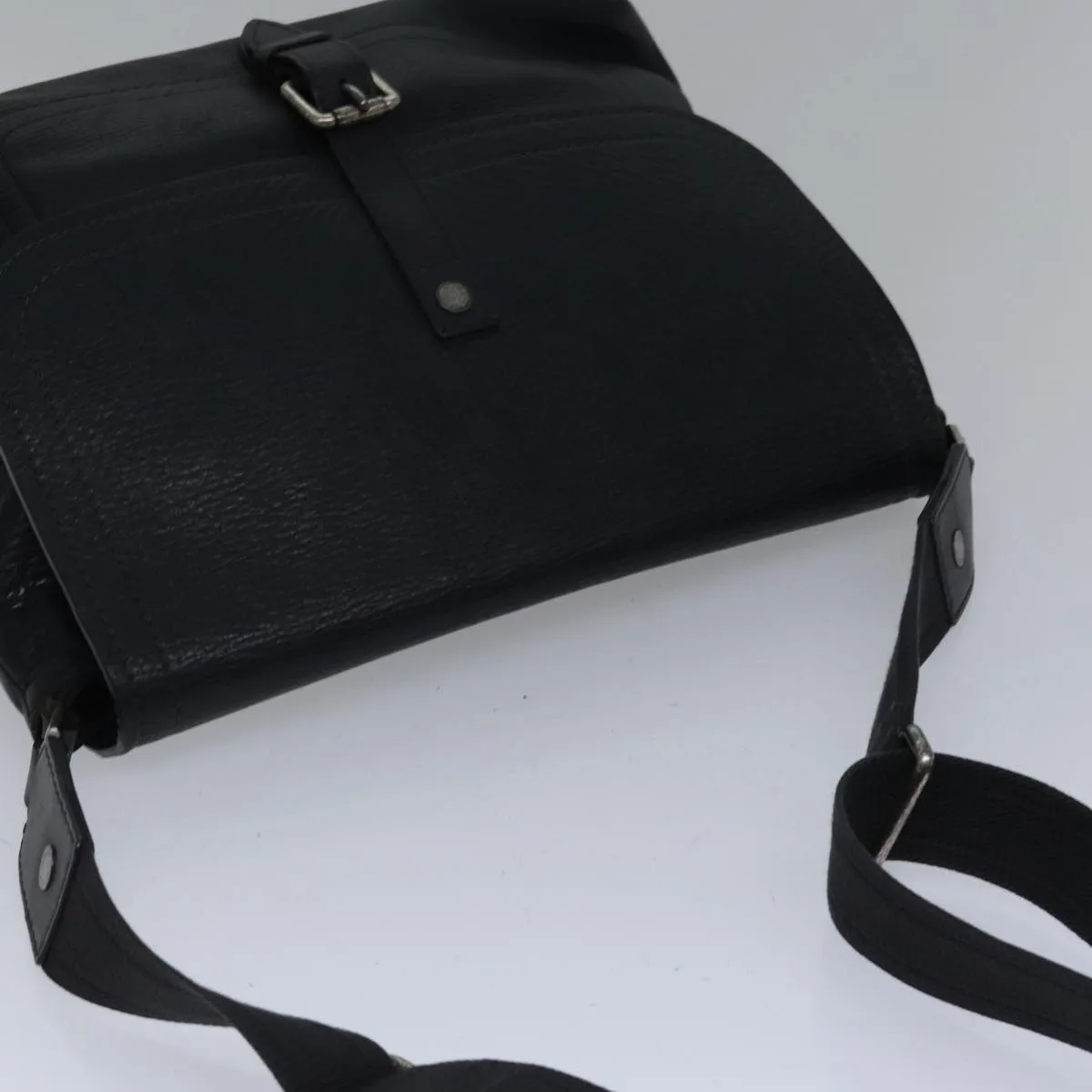 Trendy Inspired Louis Vuitton Utah Ohama Shoulder Bag Leather Black Silver Lv Auth Bs17487