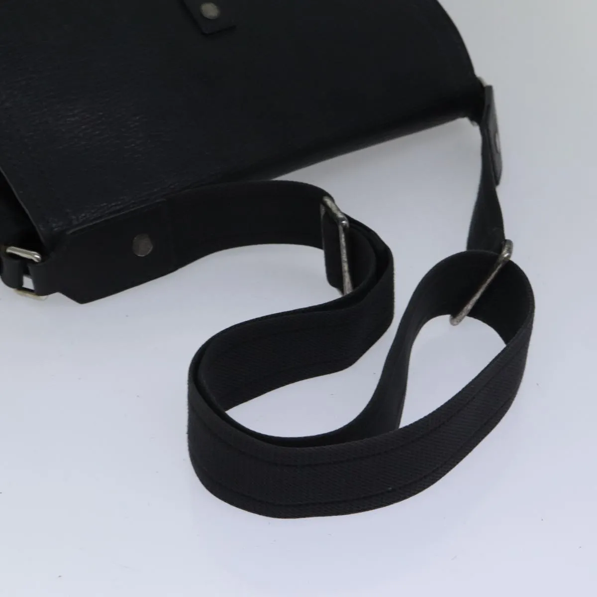 Trendy Inspired Louis Vuitton Utah Ohama Shoulder Bag Leather Black Silver Lv Auth Bs17487