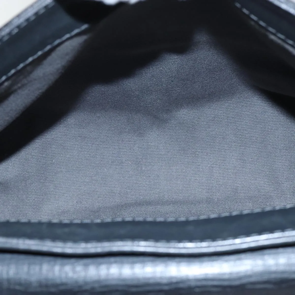 Trendy Inspired Louis Vuitton Utah Ohama Shoulder Bag Leather Black Silver Lv Auth Bs17487